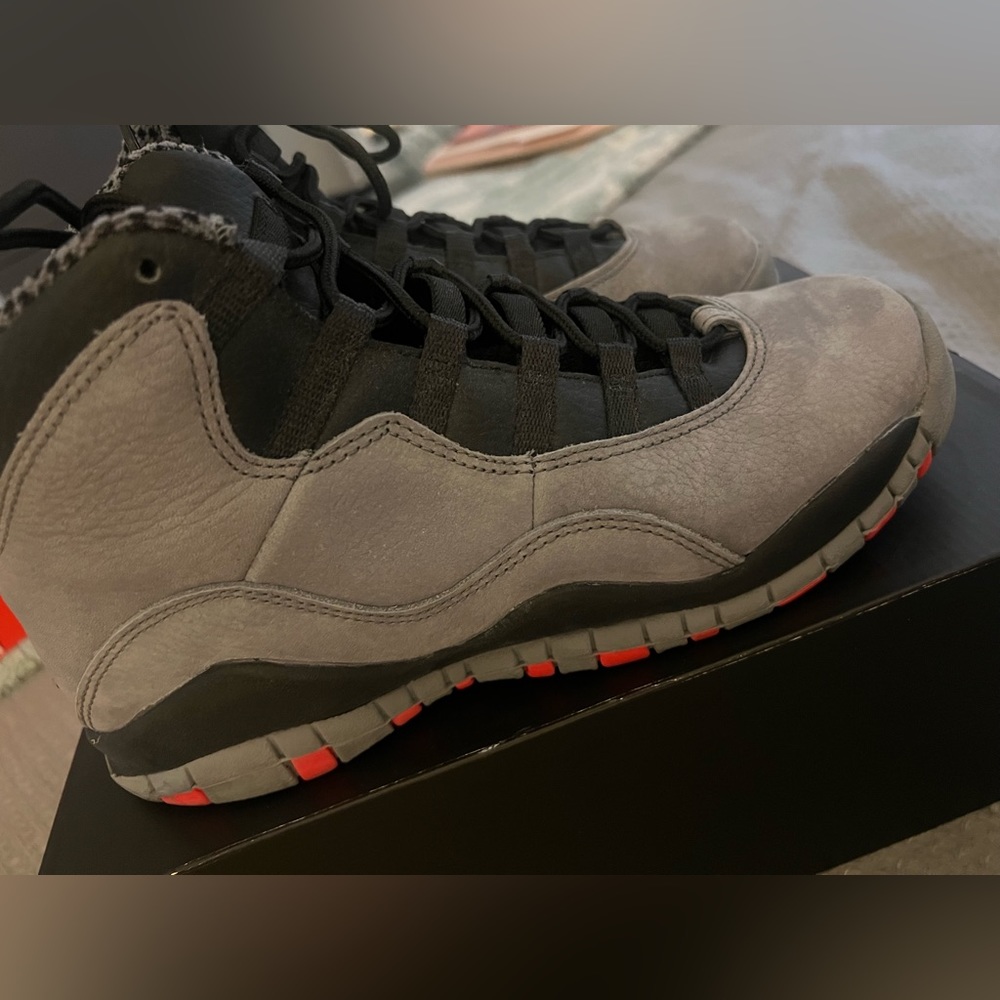 Air Jordan 10 retro. Grey and Black size 6Y